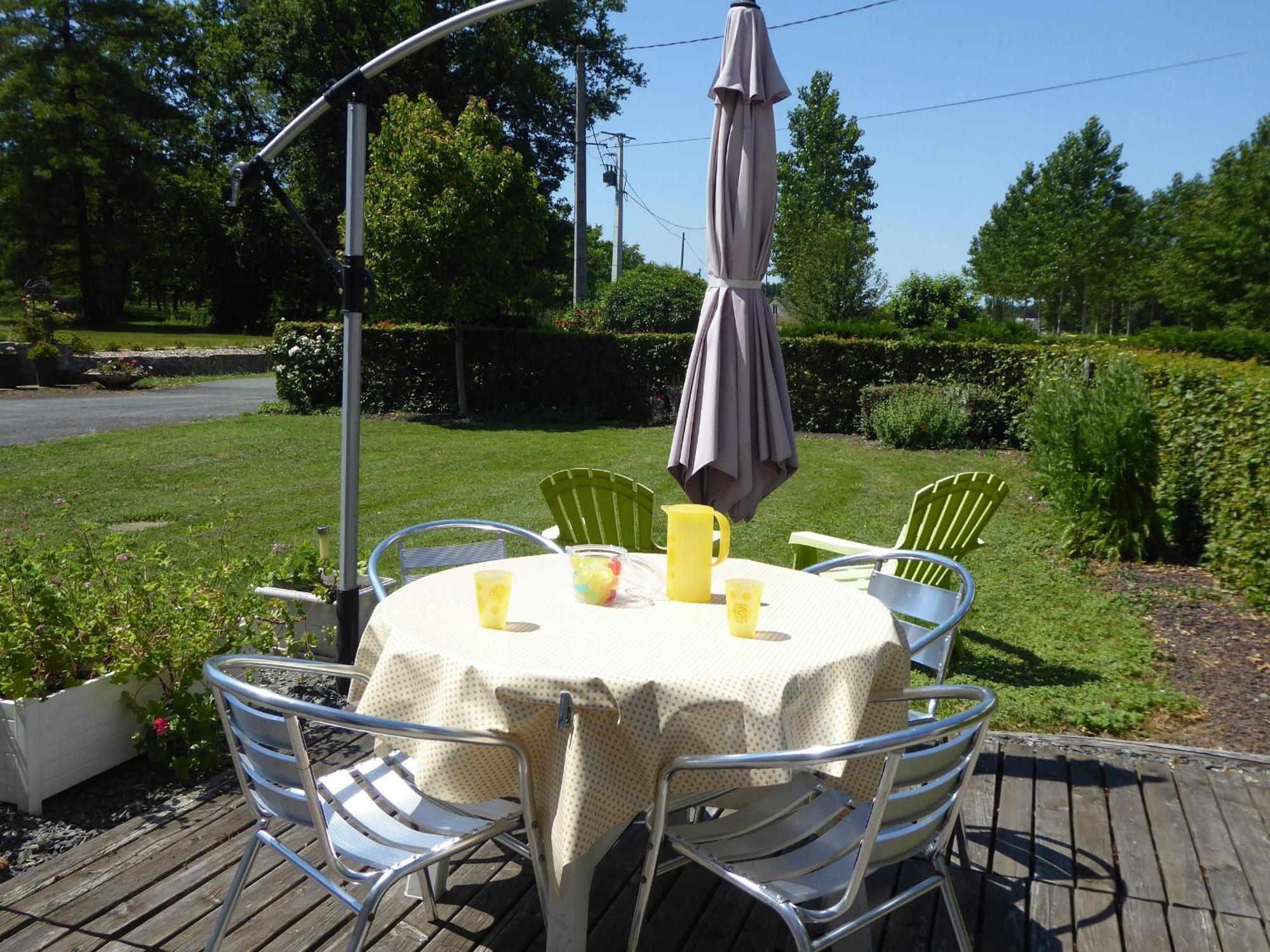 Gite Champetre Avec Piscine Chauffee, Cheminee, Et Terrasse En Plein Sud - Fr-1-410-131 La Chapelle-aux-Choux Exterior foto
